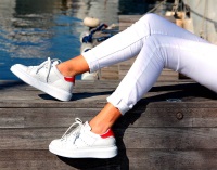 ЖЕНЩИНАМ