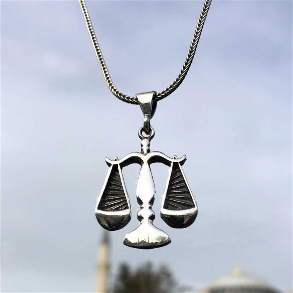 GÜMÜŞ ADALET TERAZİSİ KOLYESİ