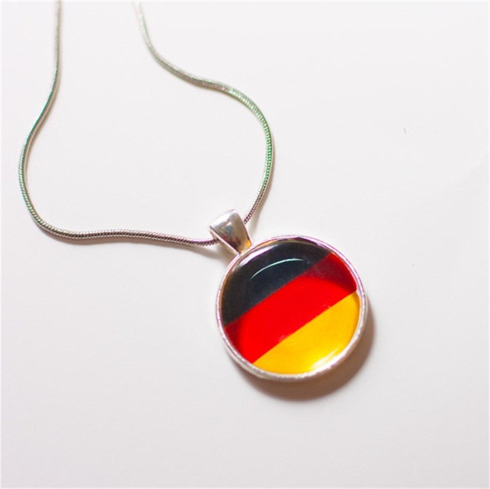 GÜMÜŞ ÖZEL TASARIM MİNELİ ALMANYA BAYRAĞI KOLYE