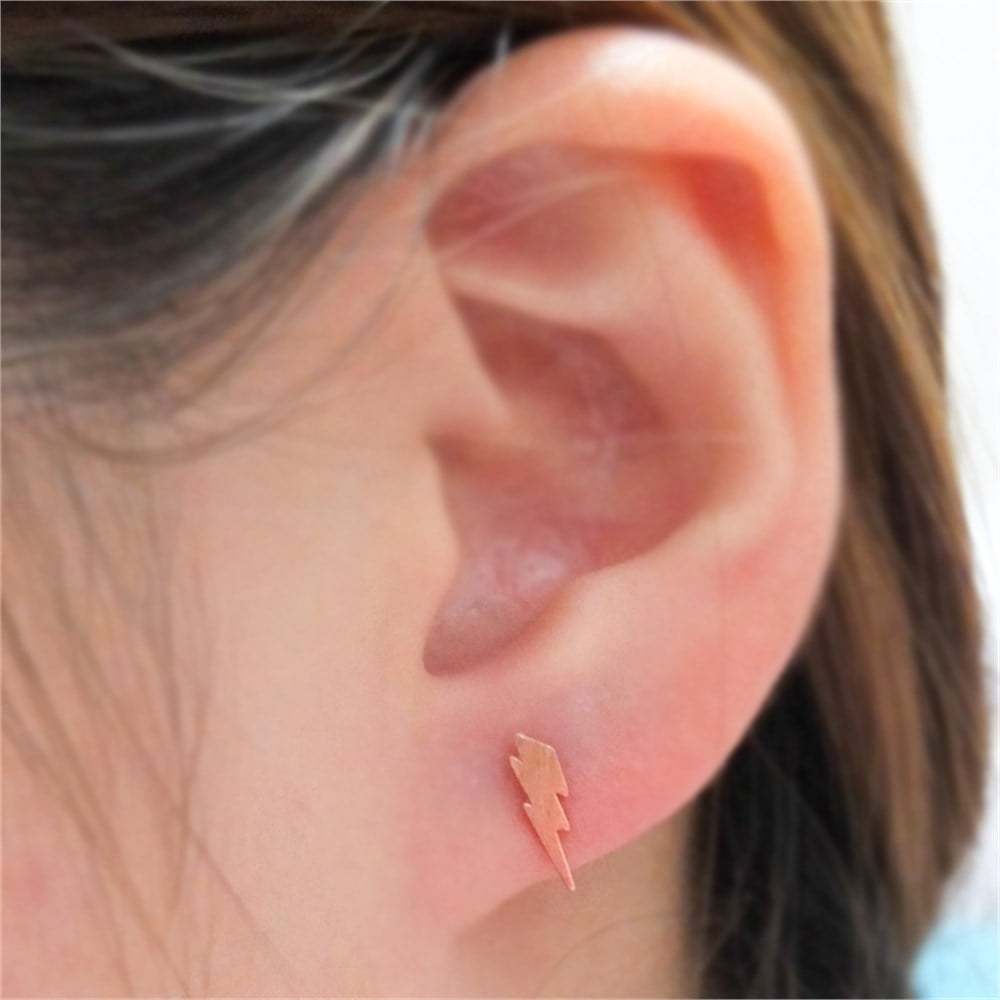 GÜMÜŞ ÖZEL TASARIM ŞİMŞEK MODEL KÜPE