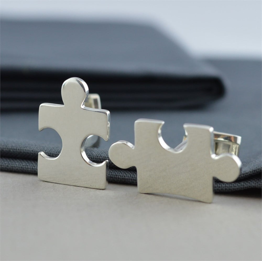 GÜMÜŞ ESKİTME PUZZLE MODEL KOL DÜĞMESİ