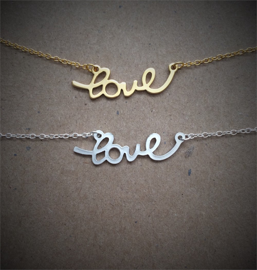 GÜMÜŞ ÖZEL TASARIM EL YAZISI LOVE KOLYESİ