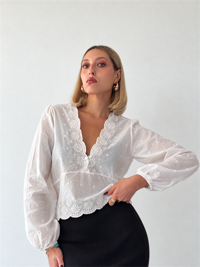 Retrobird Léonie Embroidered V-Neck Balloon Sleeve White Shirt
