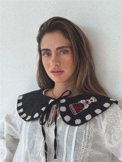 Retrobird Motifli Siyah Bağlamalı Yaka