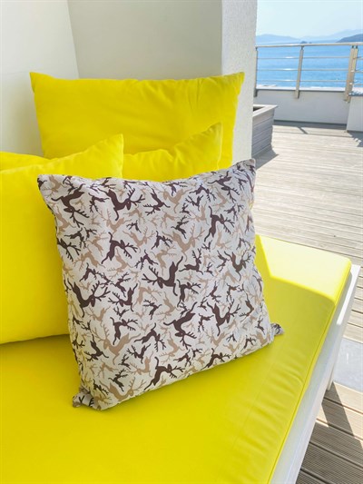 Retrobird Decorative Cotton Hidden Zippered 50x50 Brown Deer Patterned Pillowcase