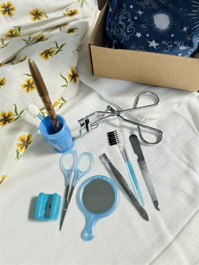 Retrobird Gift Beauty Box - Eyelash, Eyebrow and Eye Care Travel Kit with Mini Scissors