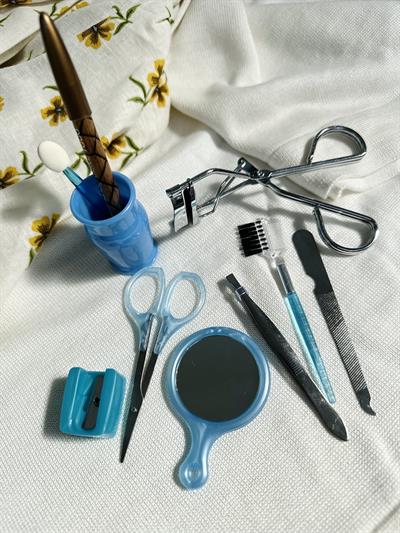 Retrobird Gift Beauty Box - Eyelash, Eyebrow and Eye Care Travel Kit with Mini Scissors