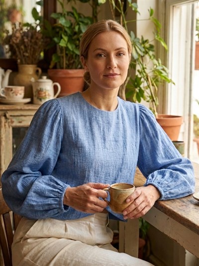 Retrobird Alisa Retro Blue Shirt with Cover