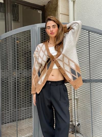 Retrobird Diamond Pattern Camel Raised Cardigan