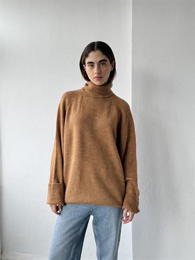 Retrobird Turtleneck Camel Long Knit Sweater