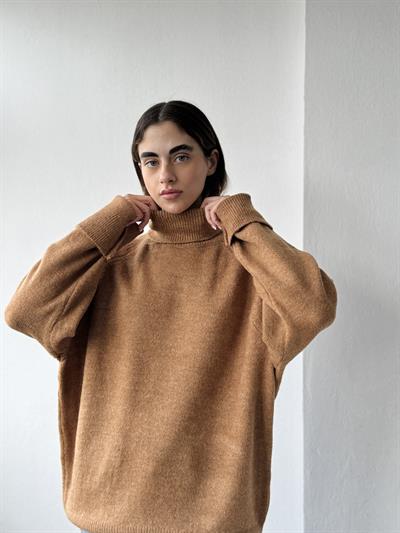 Retrobird Turtleneck Camel Long Knit Sweater