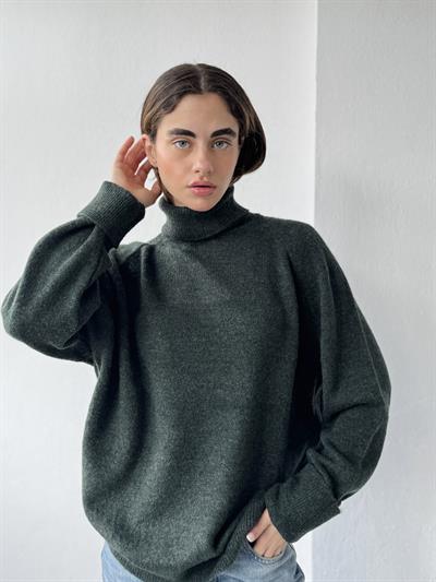 Retrobird Dark Green Turtleneck Long Knit Sweater