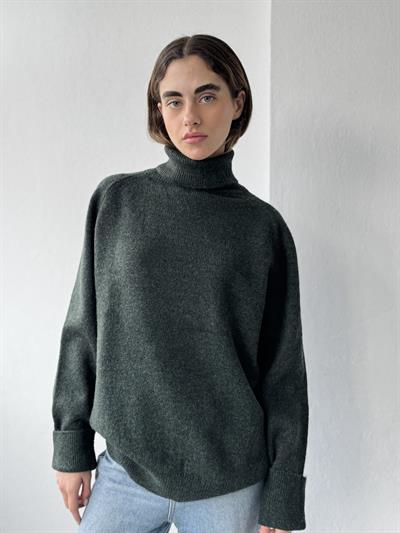 Retrobird Dark Green Turtleneck Long Knit Sweater