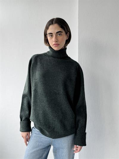 Retrobird Dark Green Turtleneck Long Knit Sweater
