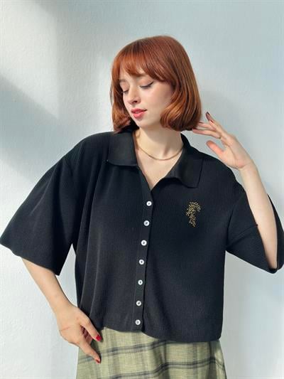 Retrobird Bol ve Kısa Kol Siyah Nakış Detaylı Hırka