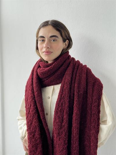 Retrobird Large Size Soft Bouclé Burgundy Knit Scarf