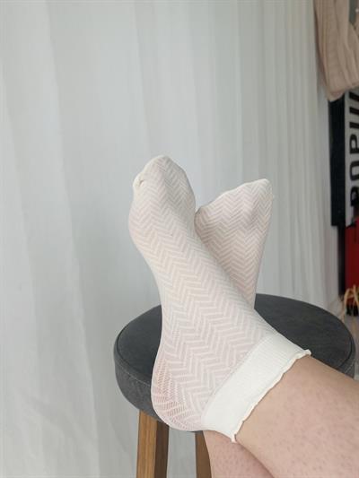 Retrobird Thin Denier Style Cream Colored Thin Ankle Socks