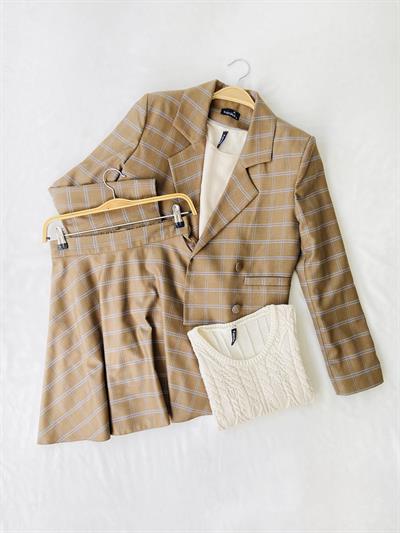 Retrobird Kısa Kareli Blazer Kum Ceket