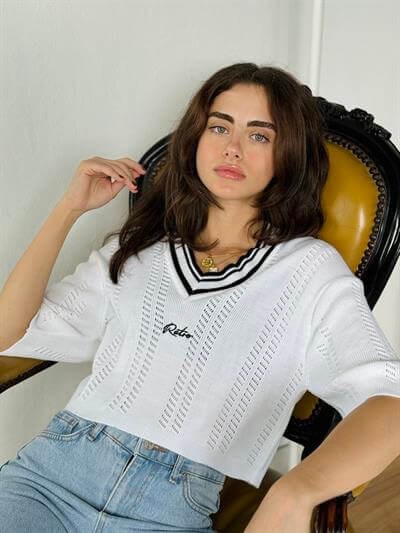 Retrobird Retro Embroidered Thin Knit Spring Top