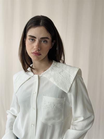 Retrobird Design Laced Peter Pan Collar Ecru Shirt