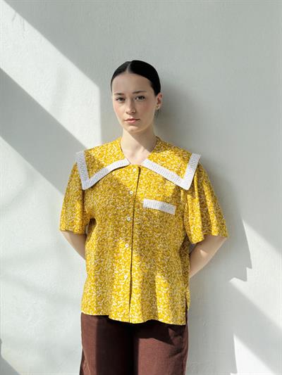 Retrobird Design Lace Baby Collar Yellow Shirt