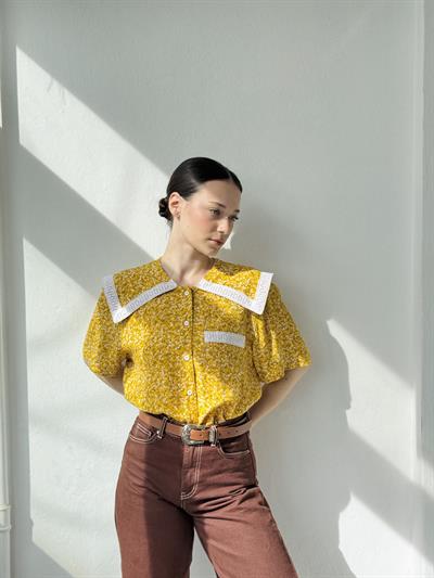 Retrobird Design Lace Baby Collar Yellow Shirt