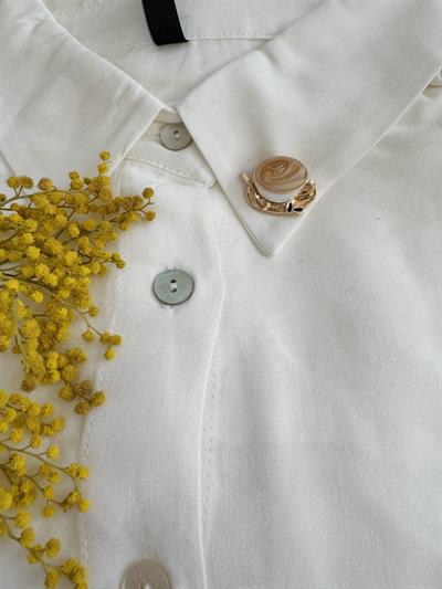 Retrobird Design White-Coffee Latte Brooch Lapel Pin