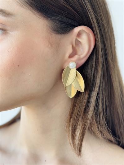 Retrobird Design White Color Earrings