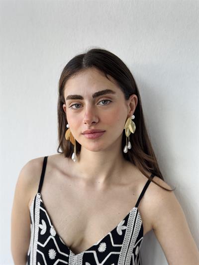 Retrobird Design Pearl Colored Earrings