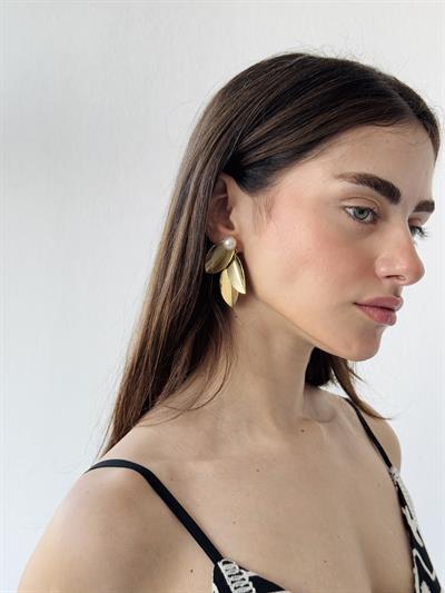 Retrobird Design White Color Earrings