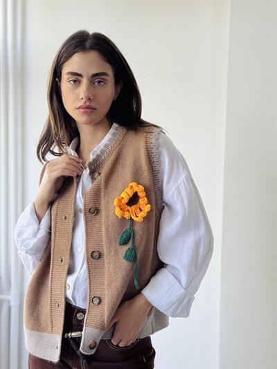 Retrobird Tasarım Nakışlı Ayçiçeği Kabartmalı Vizon Simli Yelek