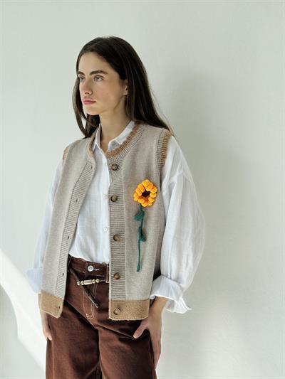 Retrobird Tasarım Nakışlı Ayçiçeği Kabartmalı Açık Gri Simli Yelek