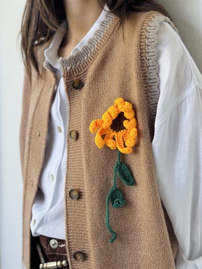 Retrobird Tasarım Nakışlı Ayçiçeği Kabartmalı Vizon Simli Yelek