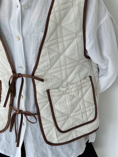 Retrobird Design Lace-Up Quilted Beige Vest