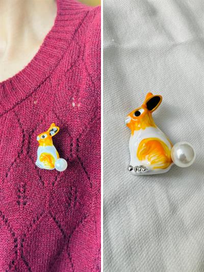 Retrobird Design Yellow - White Rabbit Brooch Lapel Pin