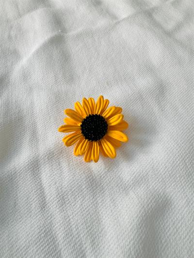 Retrobird Design Yellow Daisy Brooch Lapel Pin