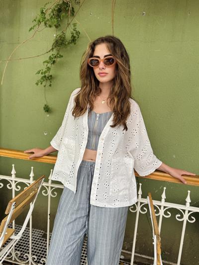 Retrobird Design V-Neck Embroidered White Kimono Shirt