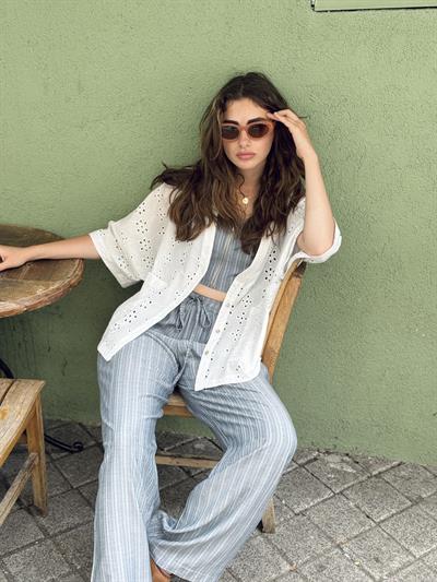 Retrobird Design V-Neck Embroidered White Kimono Shirt