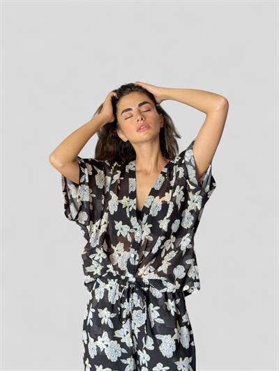 Retrobird Design Black and White V-Neck Chiffon Kimono Shirt