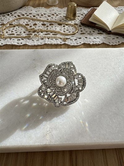 Retrobird Tasarım Vintage Gri Kamelya Çiçeği Broş Yaka İğnesi