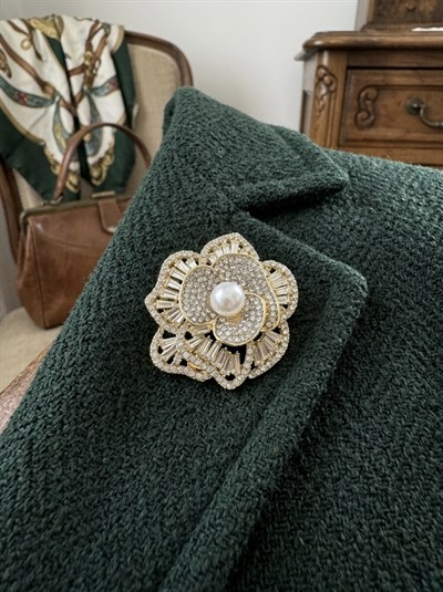 Retrobird Tasarım Vintage Altın Renkli Kamelya Çiçeği Broş Yaka İğnesi