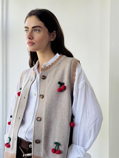 Retrobird Tasarım Nakışlı Kiraz Kabartmalı Gri Simli Yelek