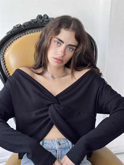 Retrobird Long Sleeve Knotted Front Black Crop Blouse