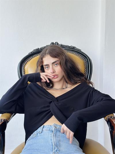 Retrobird Long Sleeve Knotted Front Black Crop Blouse