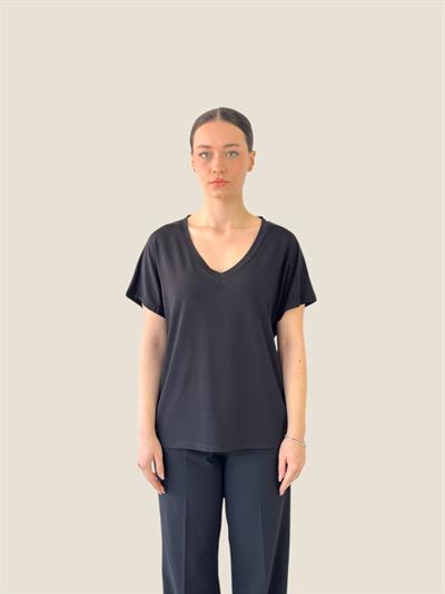Retrobird V-Neck Flowy Black T-Shirt Top