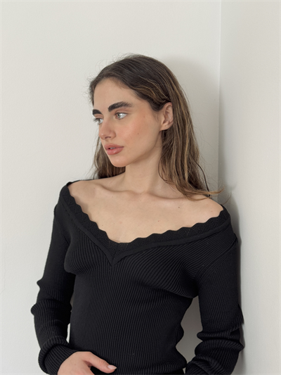 Retrobird Black V-Neck Knit Sweater