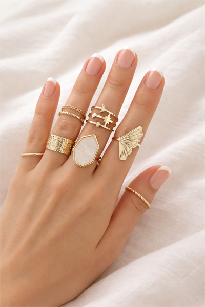 Retrobird Vintage Style Golden Romance Gold Colored 8-Piece Ring Set