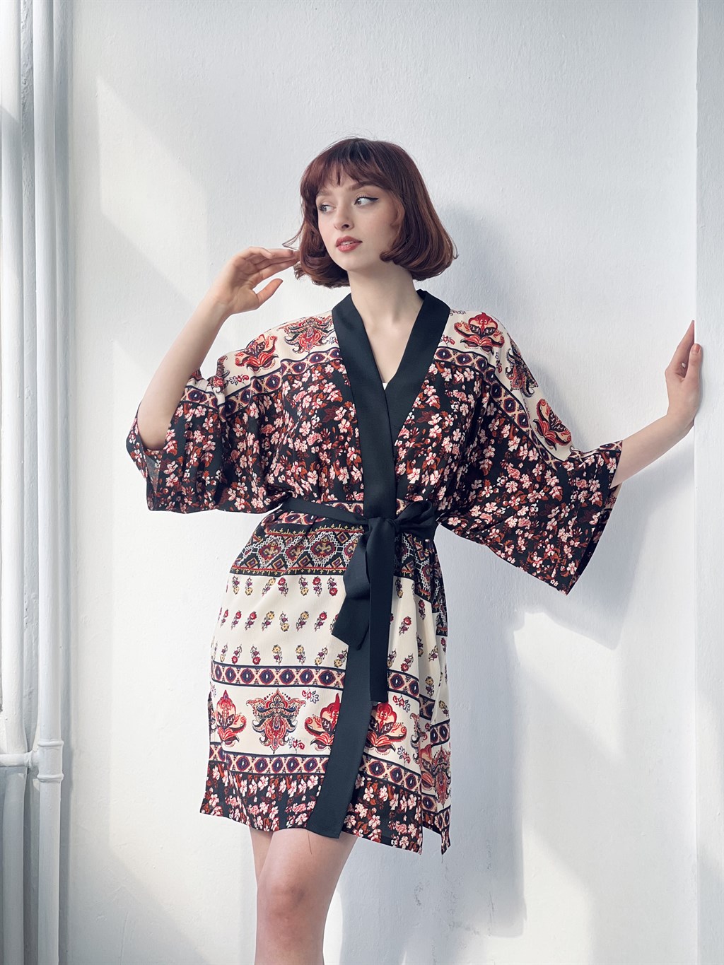 Retrobird Loose Fit Colorful Crepe Fabric Women's Standard Belted Ethnic  Kimono | Retrobird