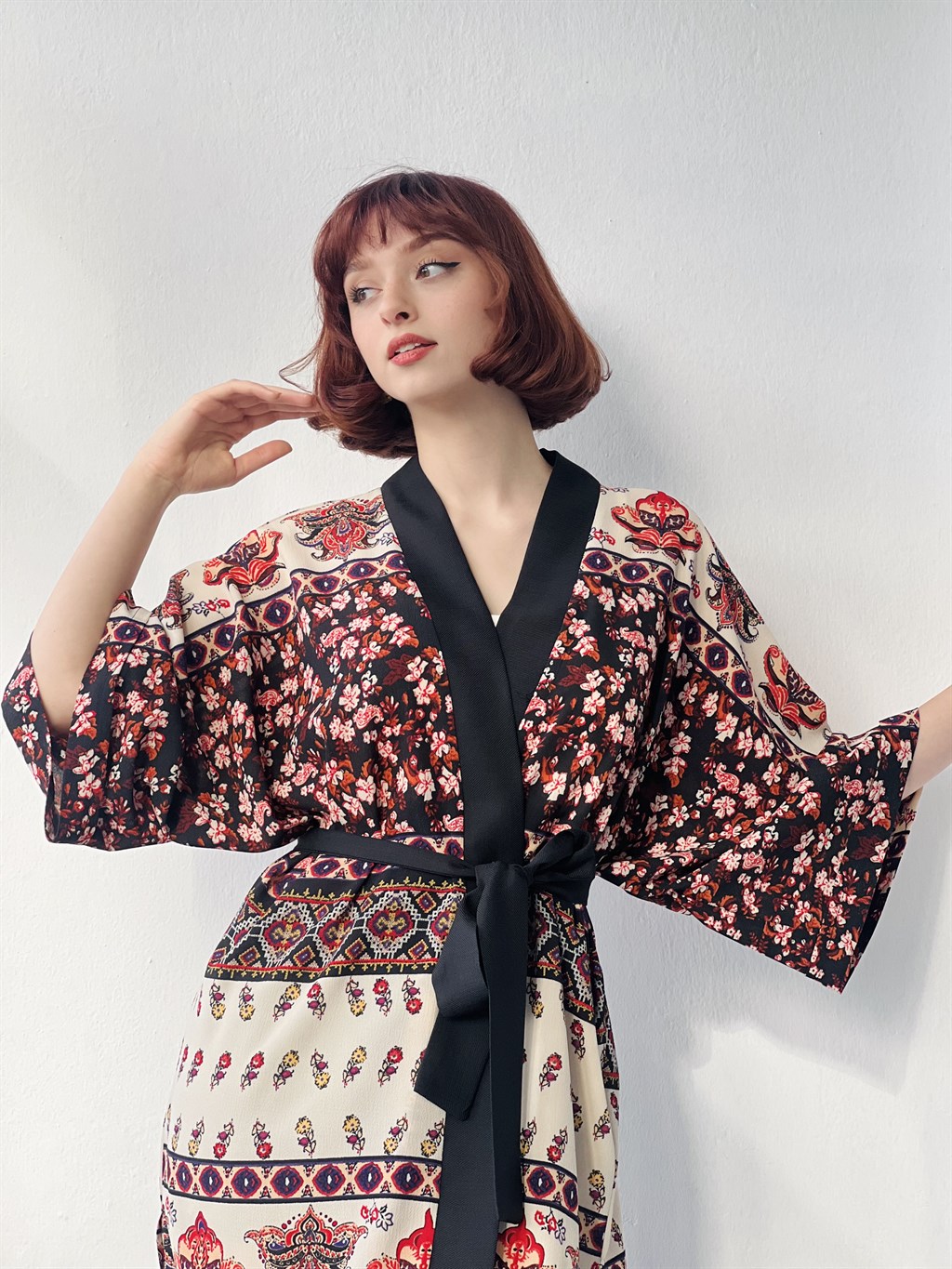 Retrobird Rahat Kesim Renkli Crep Kumaş Kadın Standart Kemerli Etnik Kimono  | Retrobird