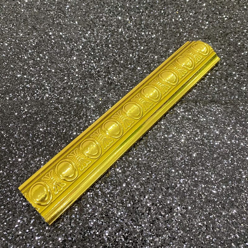 شريط حائط وسقف أودي جولد 4 سم